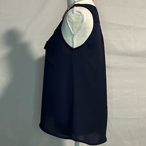 Tops/T-Shirts/Tanks👚 - 2 for $15 or 3 for $20 (Mix & Match) - Picture 4 of 5